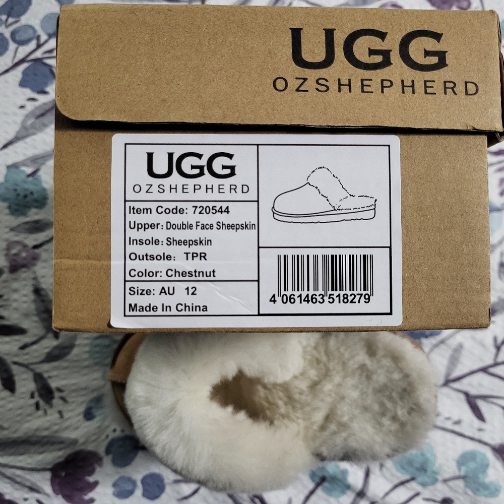 UGG Australia OZSHEPHERD Double Face Sheepskin Girls Slippers (Disquette) - Picture 7 of 11
